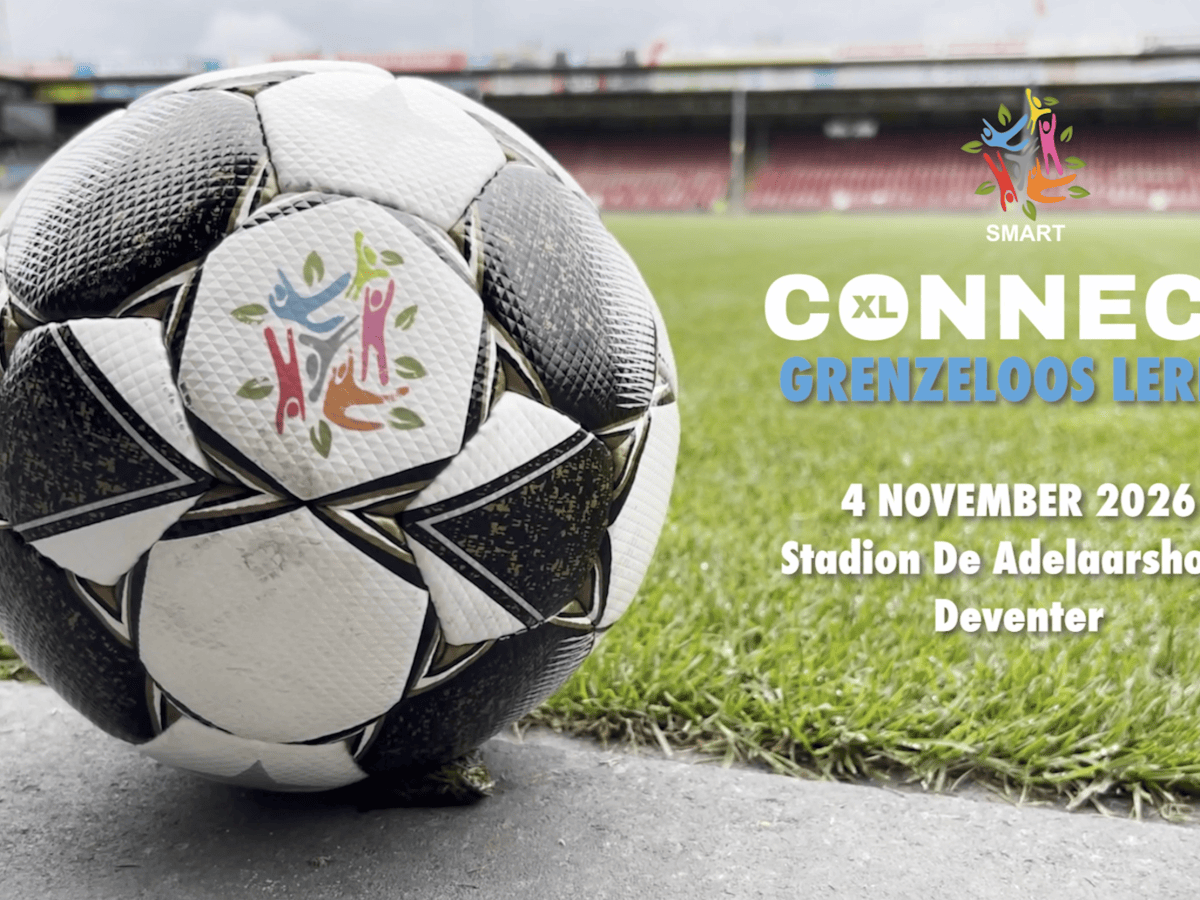 Op 4 november 2026 trappen we samen af tijdens SMART Connect XL in de bijzondere setting van Stadion De Adelaarshorst in Deventer, de thuisbasis van onze partner Go Ahead Eagles. 